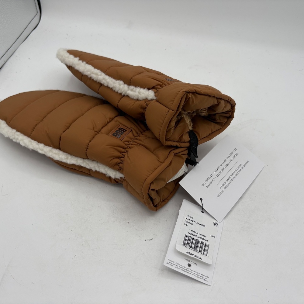 NWT UGG Women's AW Uggfluff Mitten Cozy and Stylish Winter Small Medium - Picture 4 of 10